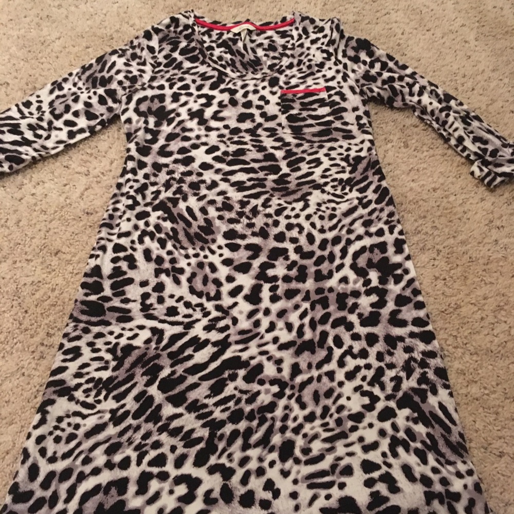 Soma white and black leopard night gown/shirt